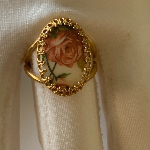 Ring Rose porcelain - Picture 8 of 12